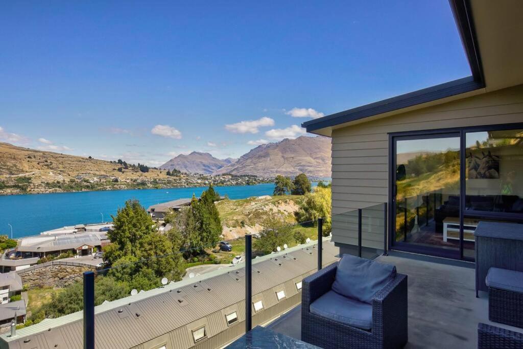 4 Bedroom Stunning Modern Family Home Queenstown Exterior photo